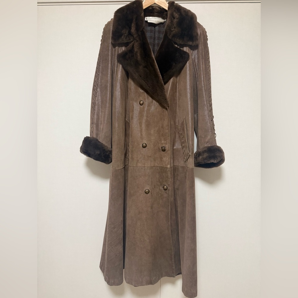 Brown italian Leather Trapeze Coat with Fur Trim. - Picture 6 of 6